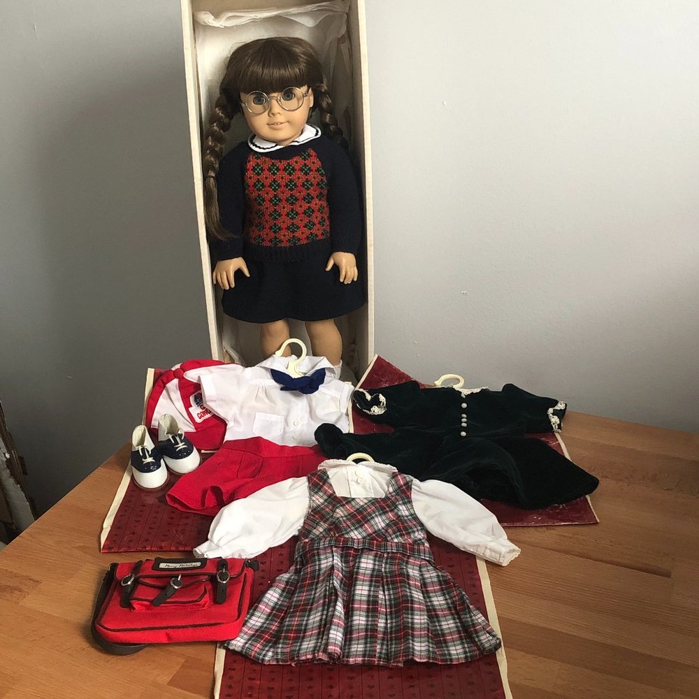 RETIRED!! Molly McIntire Pleasant Company Doll